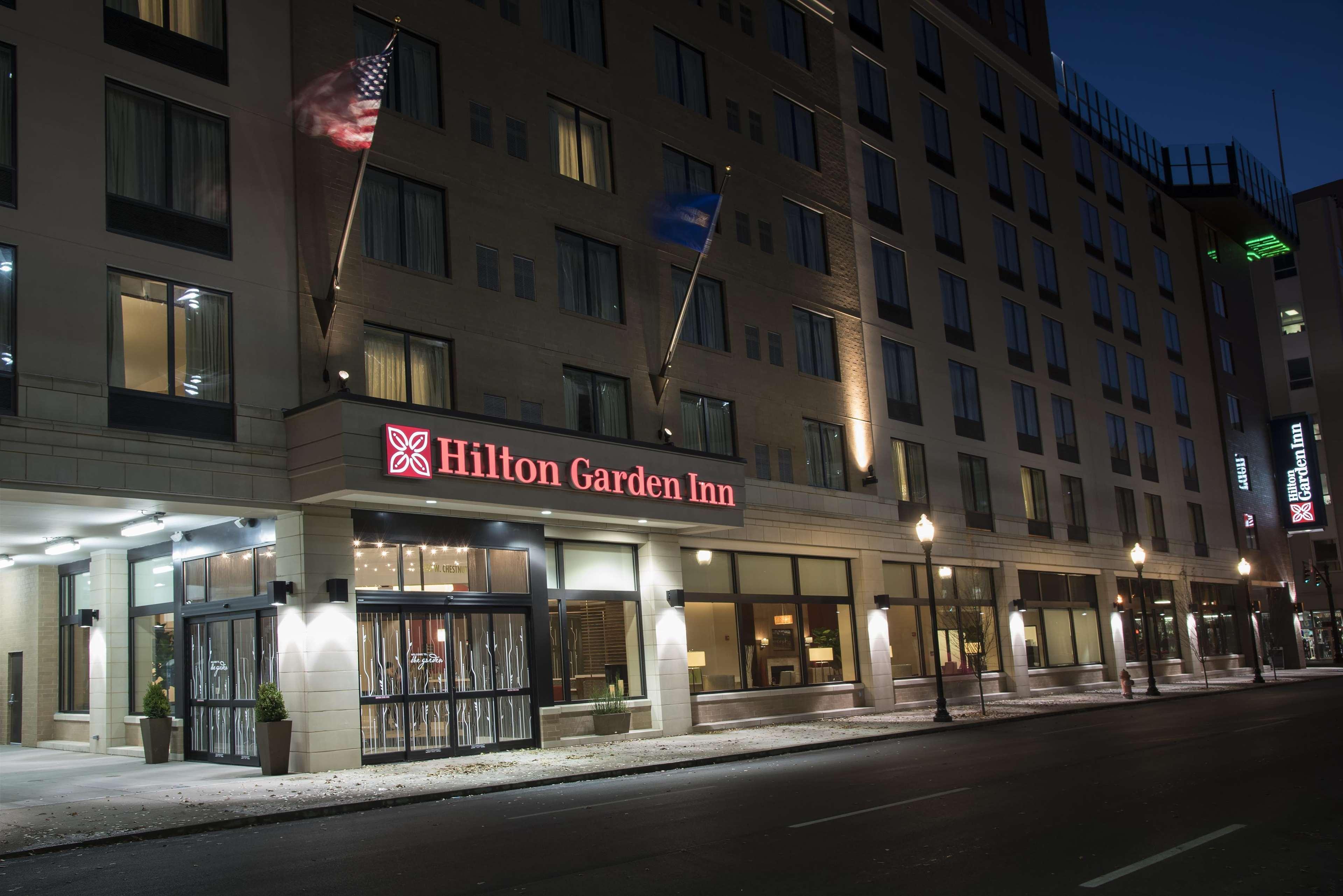 Hilton Garden Inn Louisville Downtown Exterior photo
