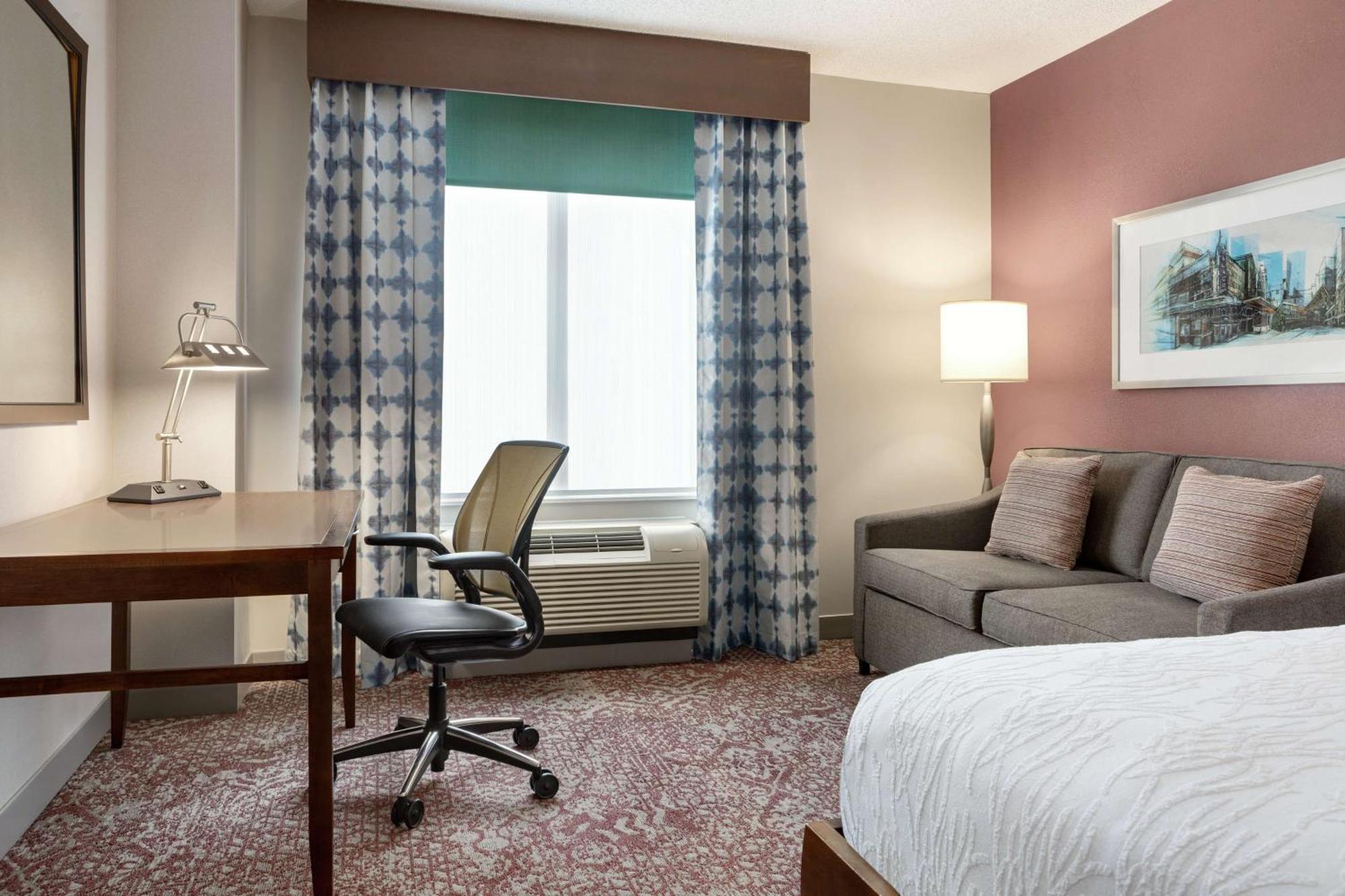 Hilton Garden Inn Louisville Downtown Exterior photo