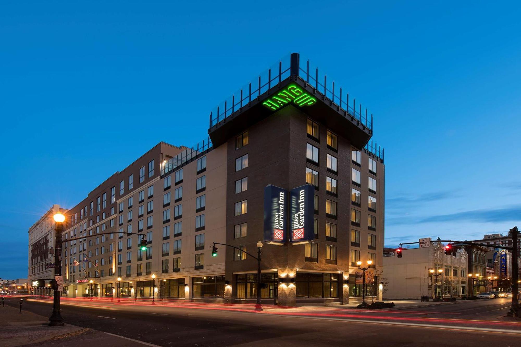 Hilton Garden Inn Louisville Downtown Exterior photo